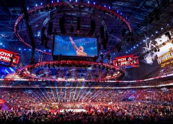 Cody Rhodes aponta para o sinal da WrestleMania 39 após vencer o Royal Rumble em 2023.
