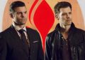 Os atores Klaus e Elijah de The Vampire Diaries mostram vínculo fraternal em imagens de reunião