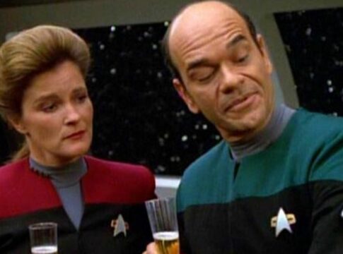 Estou feliz que Robert Picardo mudou de ideia sobre Star Trek: Voyager's Big Doctor Twist