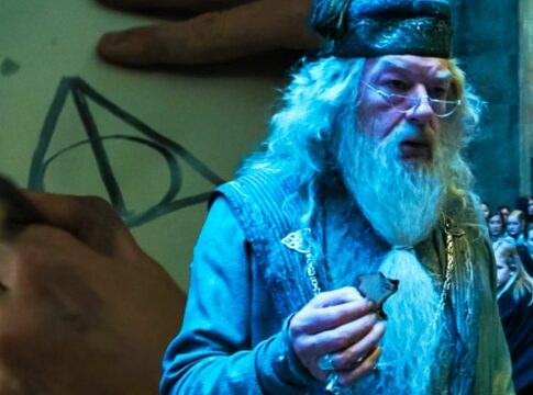 1 A popular teoria de Dumbledore perde completamente o objetivo do final das Relíquias da Morte de Harry Potter